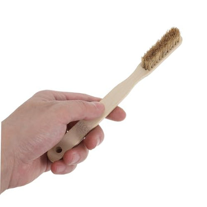 Yardwe Chalk Rock Climbing Brush with Long Wooden Handle and Natural Bristles for Powerful Scrubbing and Comfortable Grip for Indoor Rock Climbing