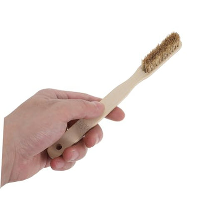Rock Climbing Chalk Brush with Powerful Scrubbing and Comfortable Grip, Wooden Handle and Natural Bristles for Indoor Rock Climbing Surface Cleaning