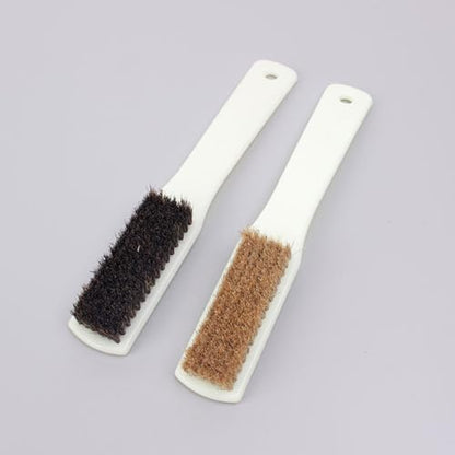 KALLORY 2pcs Boars Hair Cleaning Brush for Rock Climbing Holds with Sturdy Handle, 96-Hole Walnut Stone Scrubbing Tool for Outdoor Bouldering and Climbing Sports Supplies