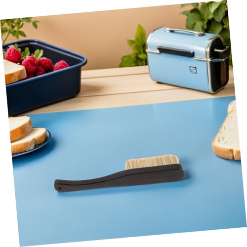 Outanaya Outdoor Climbing Chalk Brush with Boar Hair Bristles and Ergonomic Wood Handle, Lightweight Design for Excellent Grip, for Cleaning Natural Rock Holds During Workouts and Outdoor