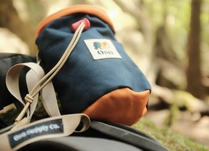 Oso Supply Co - Classic Chalk Bag for Rock Climbing, Bouldering Chalk Bag Bucket with Quick-Clip Belt, Zippered Pockets and Pouch - Perfect Indoor/Outdoor Rock Climbing Gear Equipment - color: Midnight Blue & Red