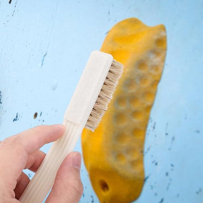 Grevosea Climbing Brush, Firm Rock Bouldering Brush with 4 Rows Thick Boar's Hair Bristles and Long Handle for Indoor or Outdoor Holds and Chalk