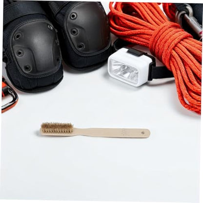 NUOBESTY Rock Climbing Chalk Brush with Wood Handle and Boar Bristle for Secure Grip, for Removing Chalk and Dirt in Humid Environments and Bouldering Cleaning