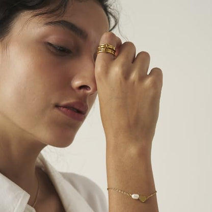 Shapes Studio Trio Linked Ring, stackable Ring, Minimalism style for women, Never Tarnish - size: 9, style: Five Band (all gold)