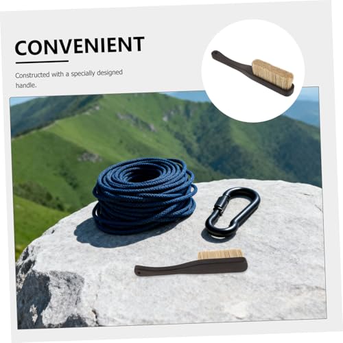 Yardwe Rock Climbing Chalk Brush with Fine Hair Bristles and Wooden Handle for Efficiently Removing Chalk and Dirt, Reducing Hand Fatigue, Suitable for Allseason Rock Climbing