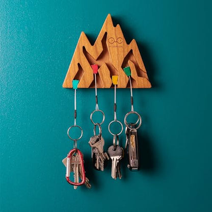 YY Vertical Mountain Decor Keyholder in Wood Wall Decor Ideal Gifts for Mountain Climbers 4 Key Rings Included Perfect for Mountain Lovers
