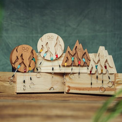 YY Vertical Mountain Decor Keyholder in Wood Wall Decor Ideal Gifts for Mountain Climbers 4 Key Rings Included Perfect for Mountain Lovers