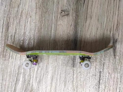 LEEFAI Professinal Fingerboard Complete 34mmx96mm Maple Wood 5 Layers Wood UV Printing Alien Deck-The Beginner Board with Professional Single AxleTrucks and Ball Bearing Wheels